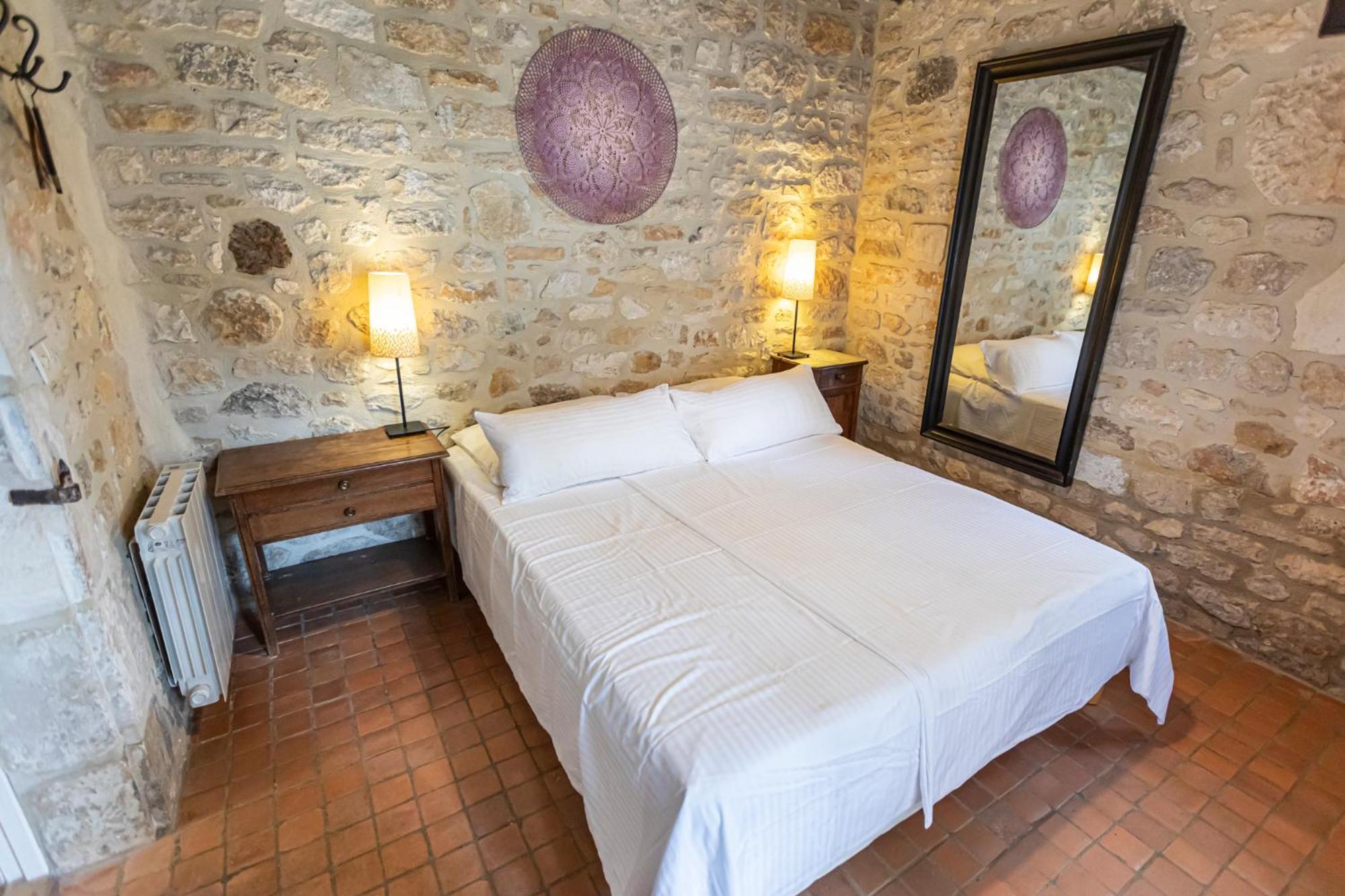 Les Bernardies Simeyrols Chambre photo