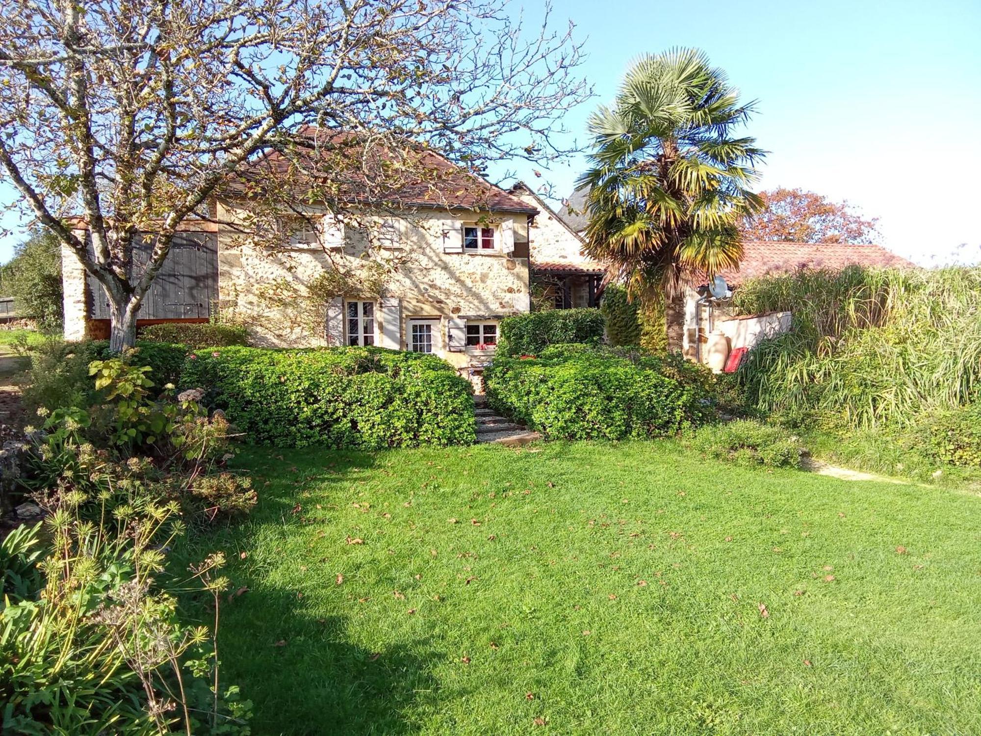 Les Bernardies Simeyrols Chambre photo